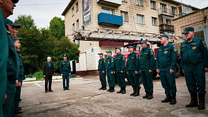 Поздравление ветерана пожарной охраны Краснообска с юбилеем