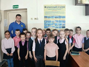 Спасатели Чановского поисково-спасательного отряда провели занятия в школах